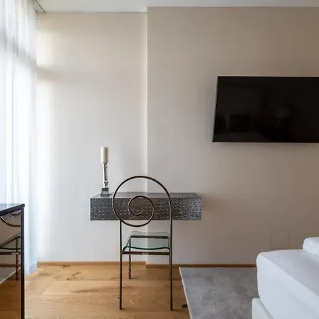 Exklusives Familienapartment Mit Luxurioesem Flair Zúrich